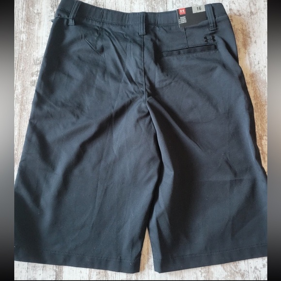 Under Armour Boy’s UA Heat Gear Performance Shorts NWT - Picture 2 of 3